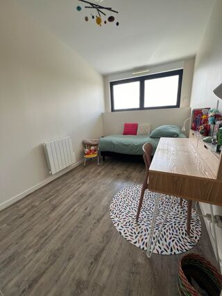  Appartement à louer 4 pièces 100 m²