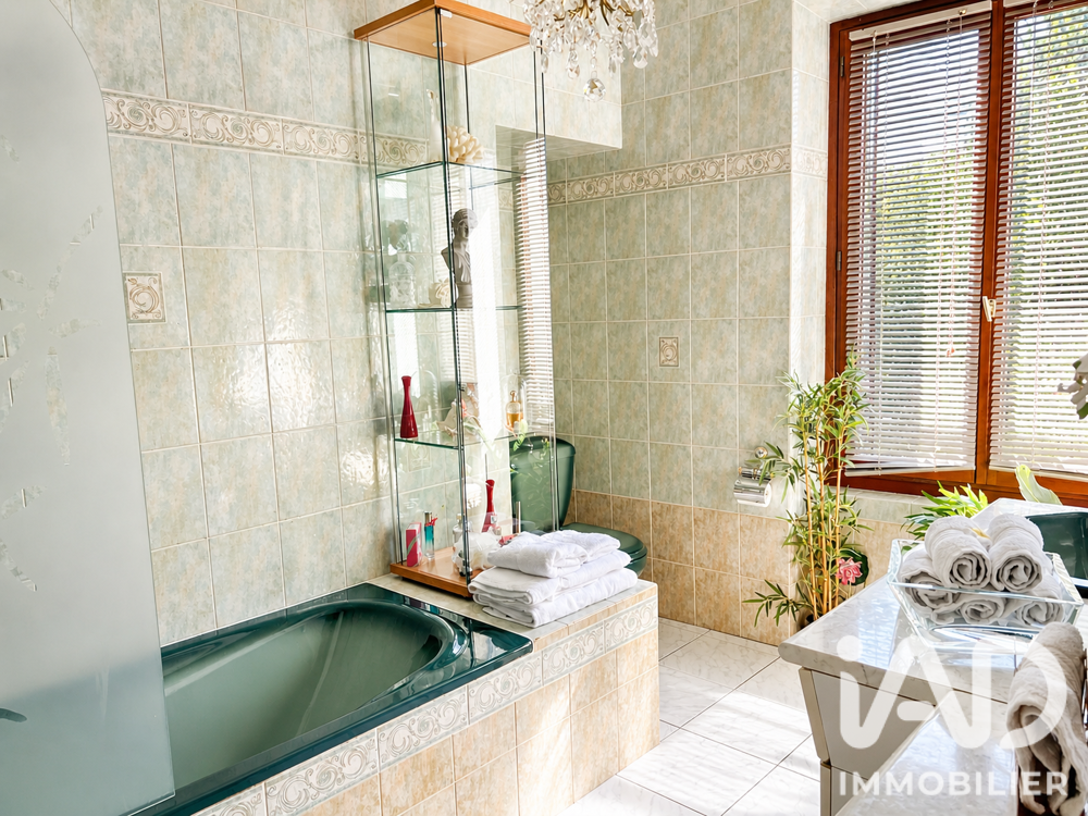 à vendre  Maison Le Mesnil-le-Roi (78600)