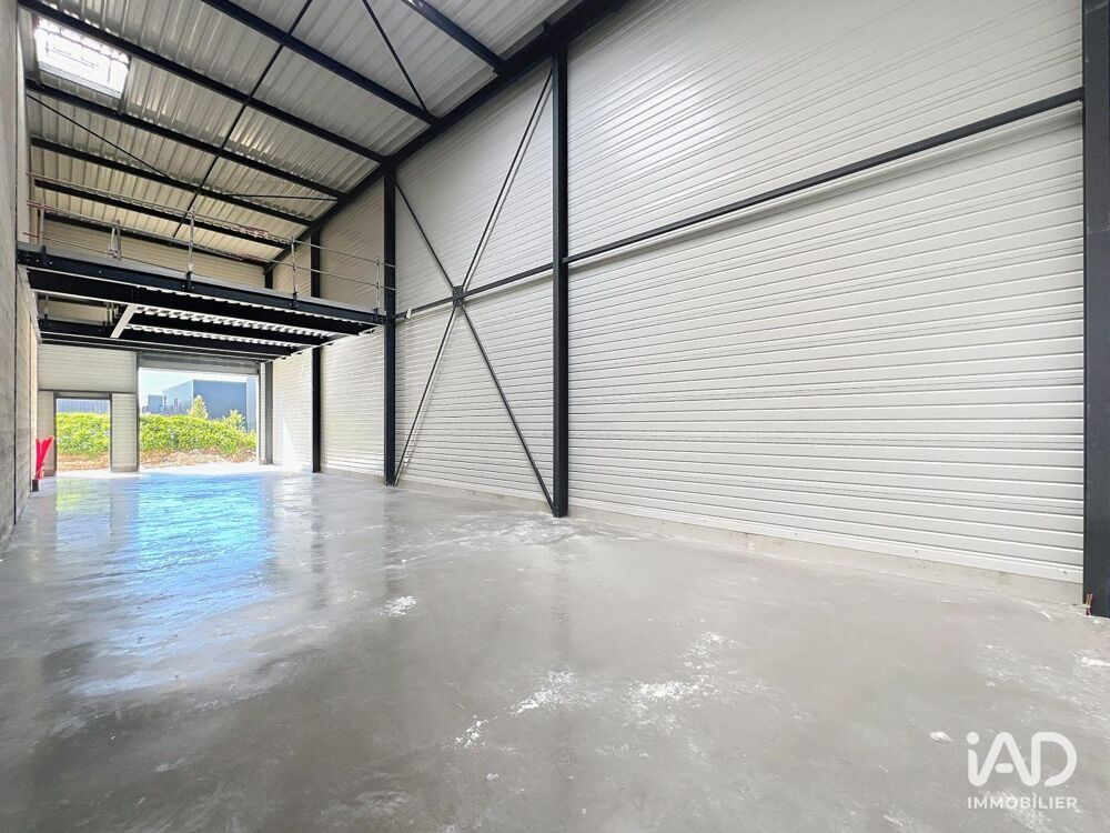   Location Local d'activités 162 m&sup2; 