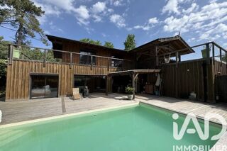  Maison à vendre 15 + pièces 325 m²