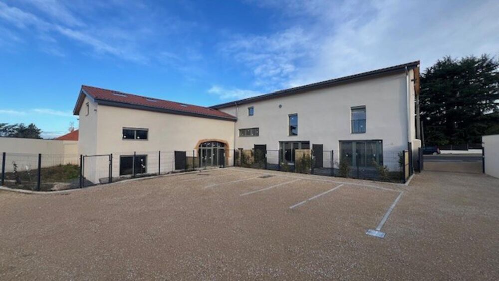 Découvrez le charme de cet appartement en plateau, niché....
