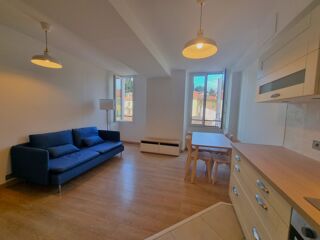  Appartement à louer 3 pièces 68 m²