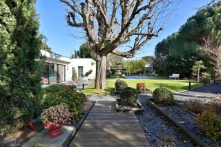  Maison � vendre 10 pi�ces 303 m�