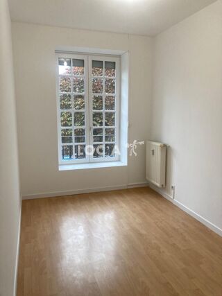  Appartement à louer 4 pièces 85 m²