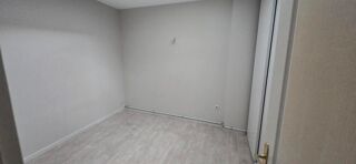  Appartement à louer 4 pièces 81 m²