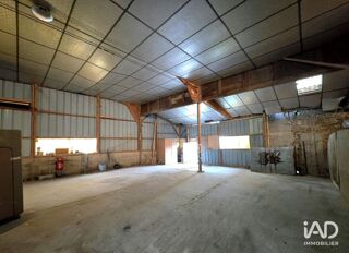  Parking / Garage à louer 275 m²