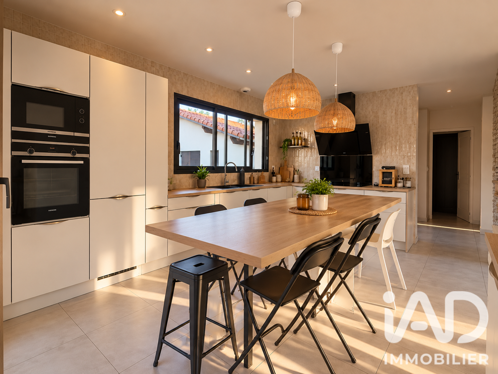 Vente Maison Vente Maison/villa 5 pièces Salles