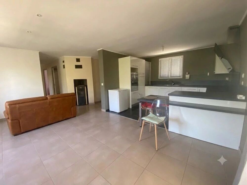 VIDAUBAN - VILLA COMPRENANT 2 APPARTEMENTS T2 et T4
