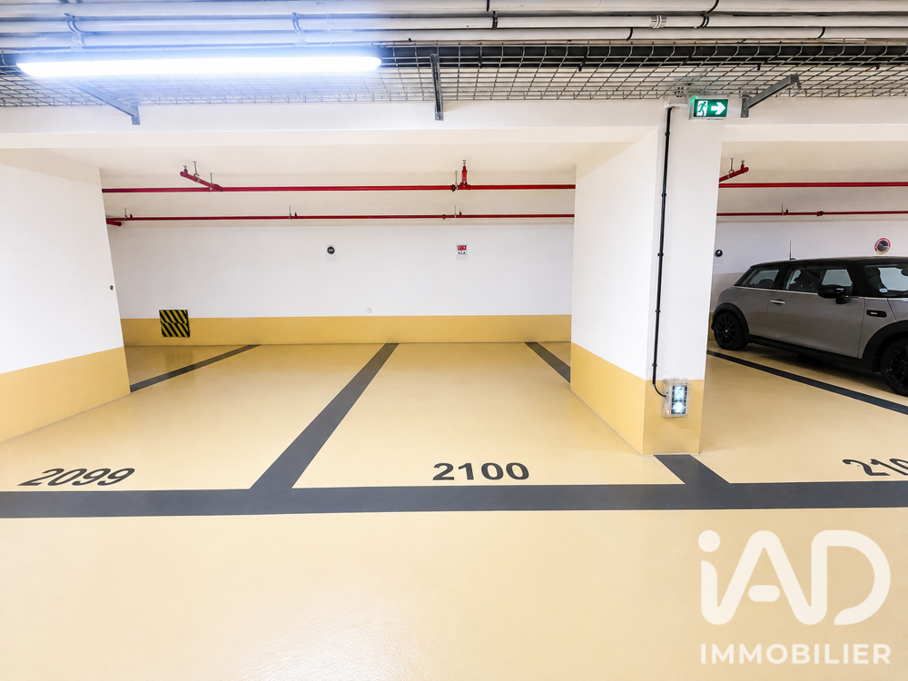 Vente Parking/Garage Vente Parking 12 m&sup2; Courbevoie