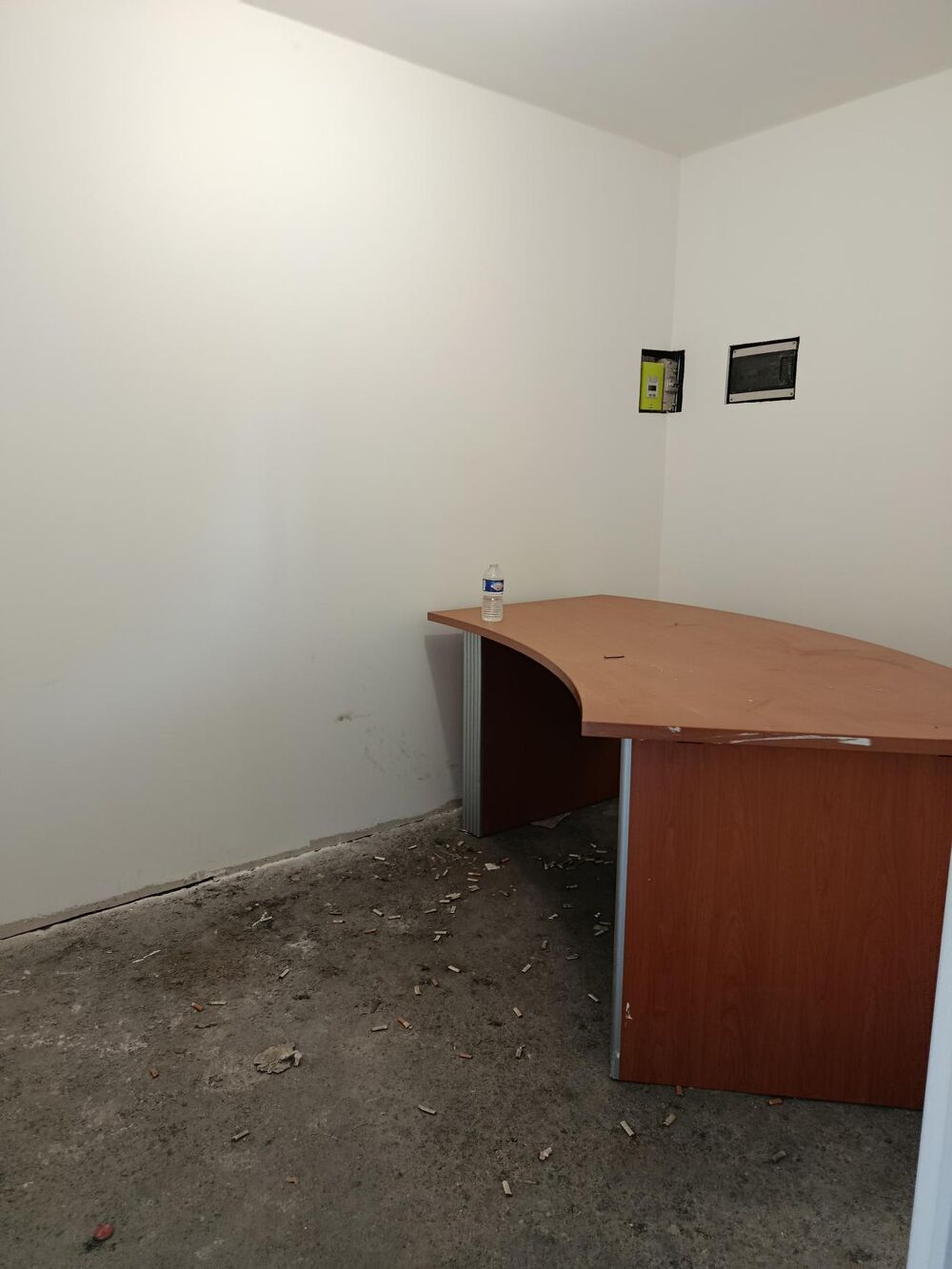   La Grand Croix, 267 rue du canal dépôt de 80m² La grand croix