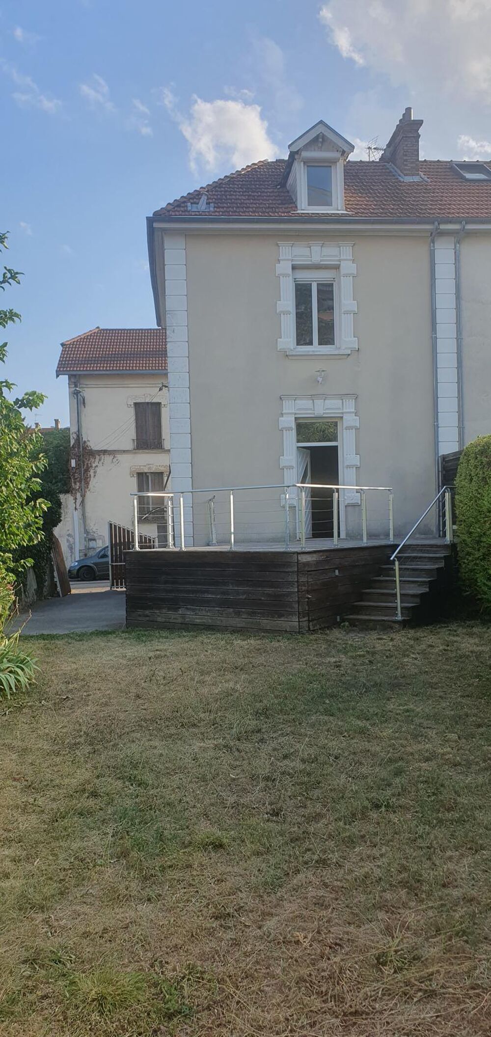 GRENOBLE, 24 rue Montesquieu, Maison de ville sur 3 nive....