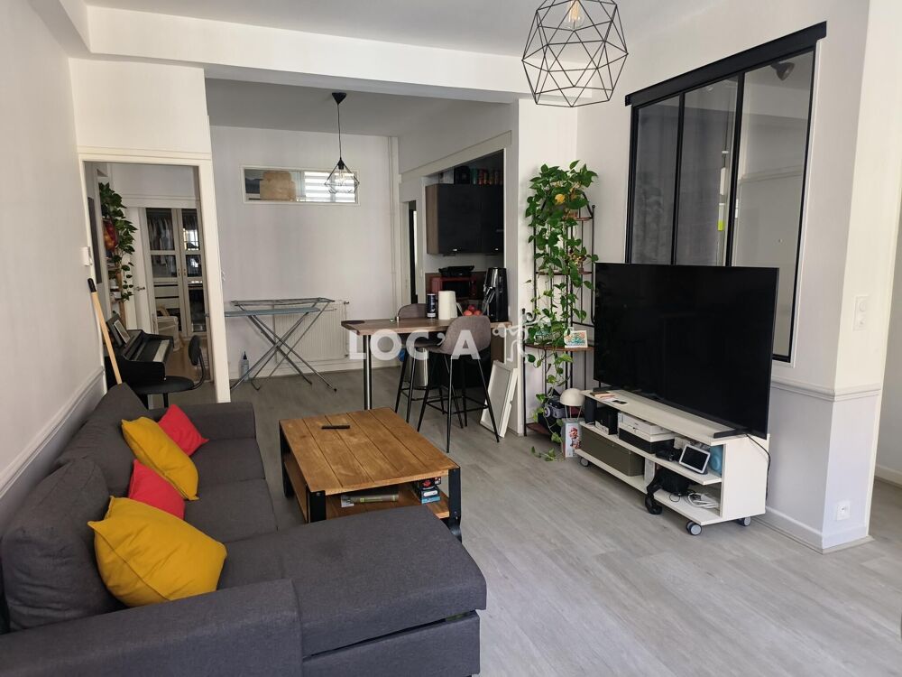 750€ CC/ Mois - Spacieux appartement F2 de 52.5 m² entiè....