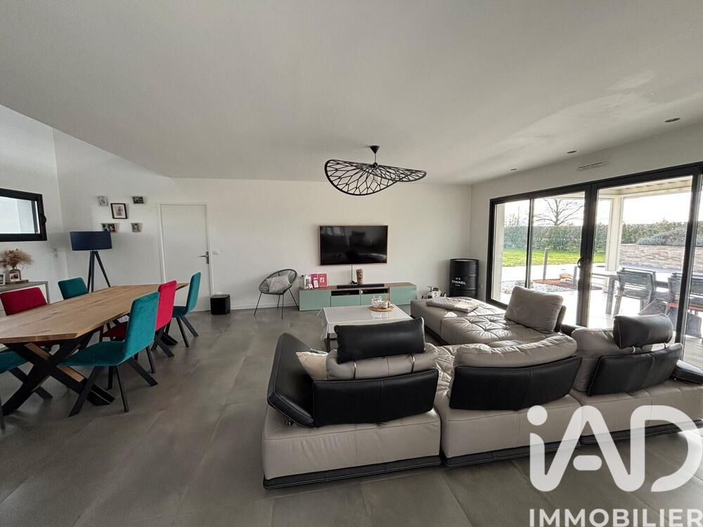 vente Maison - 5 pi�ce(s) - 177 m� Ligug� (86240)