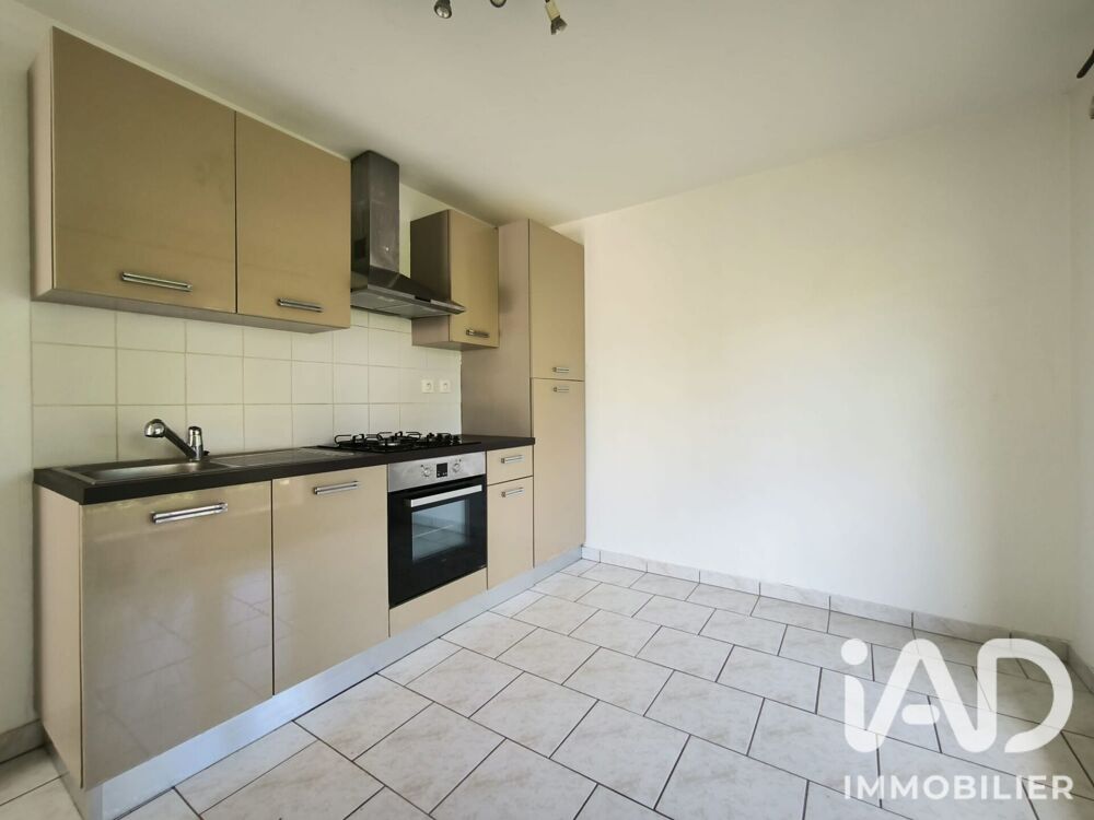 location Maison - 5 pièce(s) - 116 m² Bogny-sur-Meuse (08120)