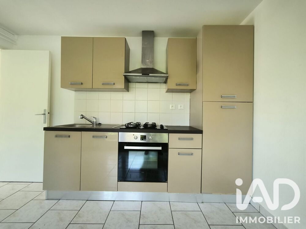 location Maison - 5 pièce(s) - 116 m² Bogny-sur-Meuse (08120)