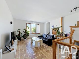  Appartement à louer 3 pièces 83 m²