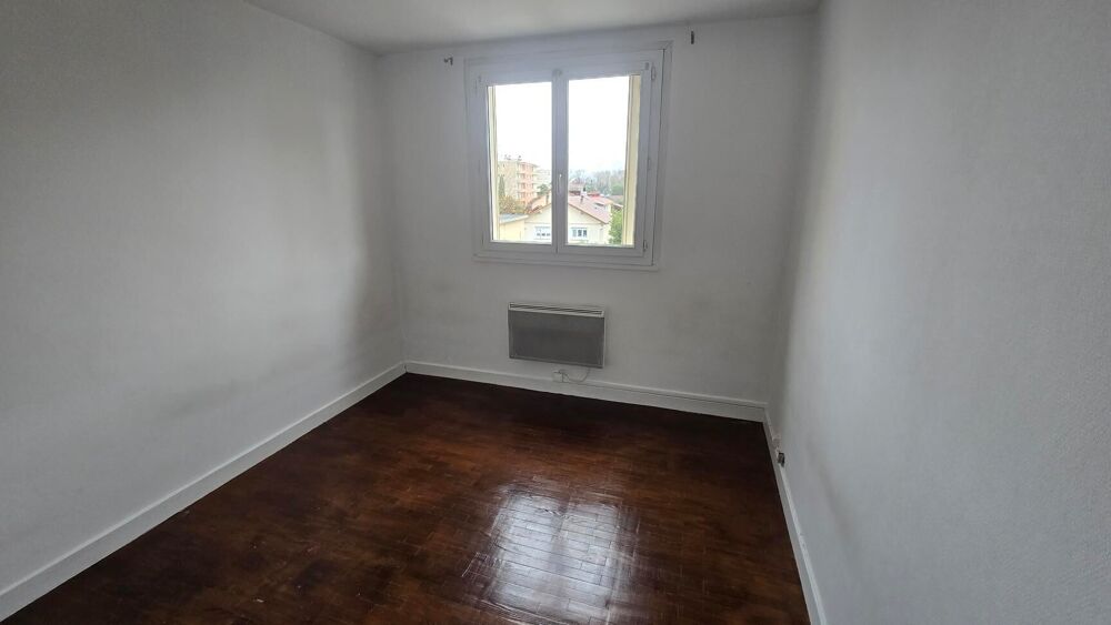 SEYSSINET, Avenue de la République, appartement de type ....
