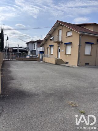  Immeuble à vendre 557 m²