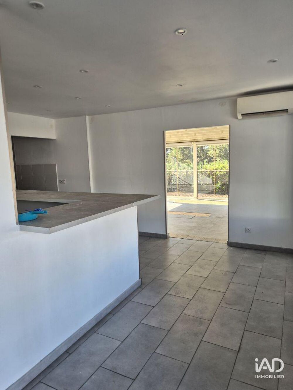   Location Restauration rapide 135 m&sup2; 