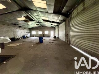  Parking / Garage à vendre 233 m²