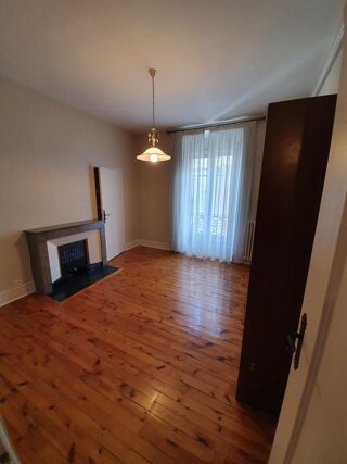  Appartement à louer 3 pièces 74 m²