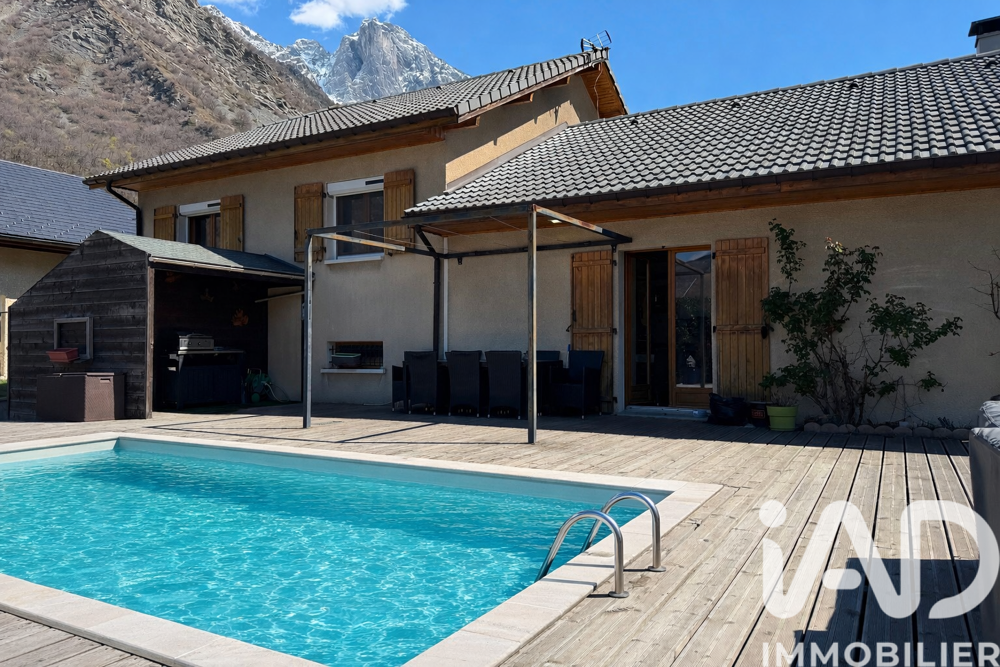 Maison 6 pièces 150 m² · à Saint-Jean-de-Maurienne · 150 m² · 390 000 €