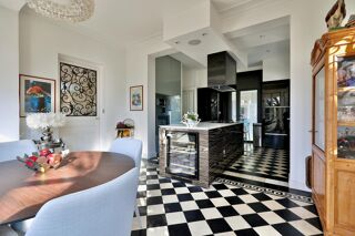  Maison  vendre 10 pices 303 m