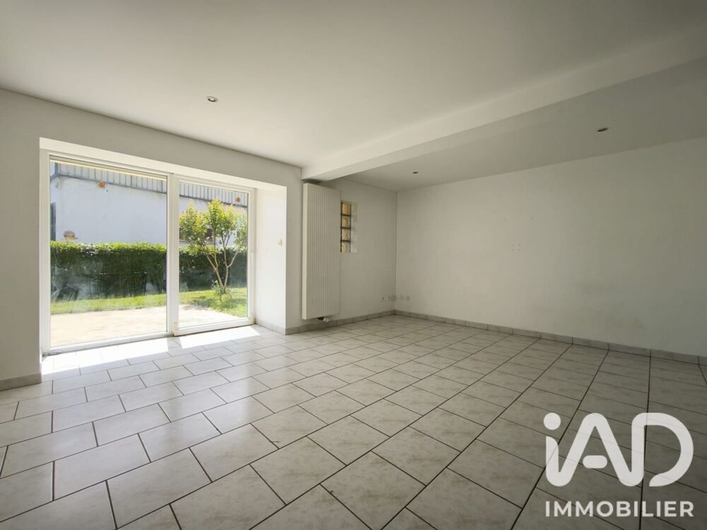 location Maison - 5 pièce(s) - 116 m² Bogny-sur-Meuse (08120)