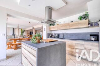  Maison � vendre 9 pi�ces 247 m�