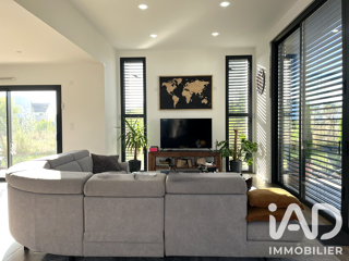  Maison à louer 6 pièces 208 m²