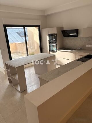  Appartement à louer 4 pièces 89 m²