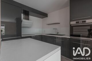  Appartement à louer 3 pièces 101 m²