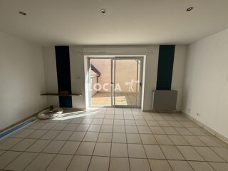  Appartement à louer 4 pièces 83 m²