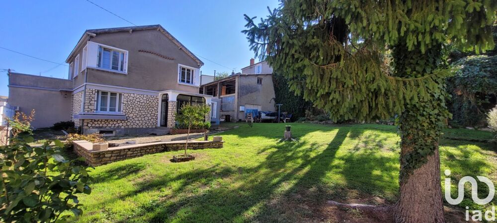 Maison 6 pièces 121 m² · à Airvault · 121 m² · 105 000 €