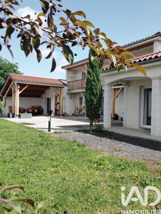  Maison à vendre 8 pièces 222 m²