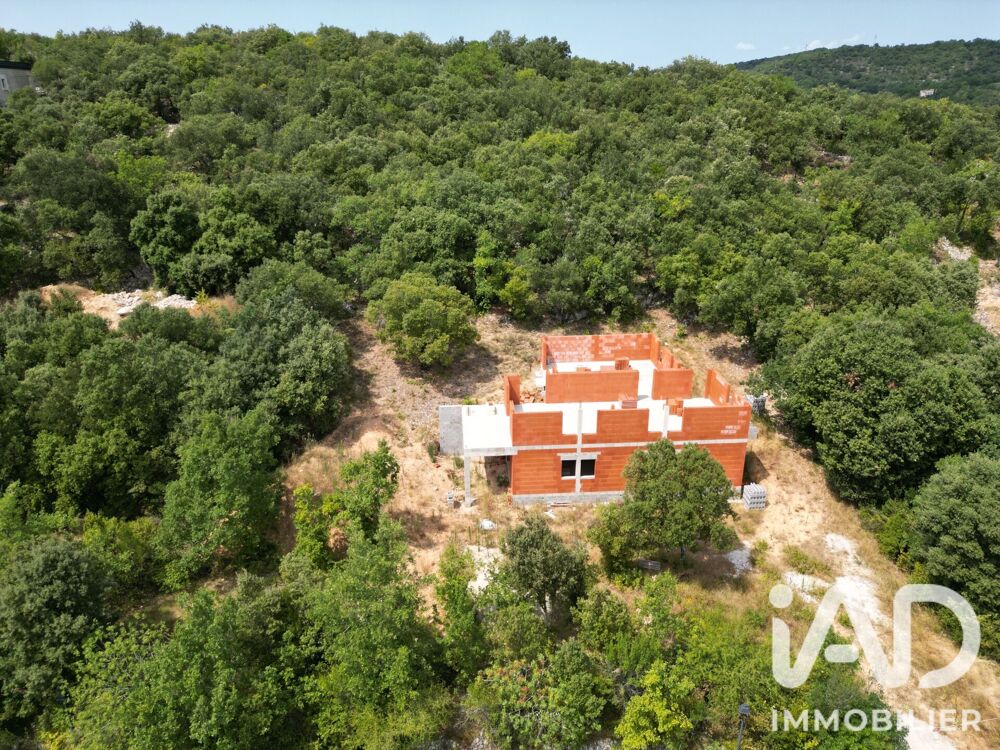 Vente Maison Vente Maison traditionnelle 9 pièces Montclus