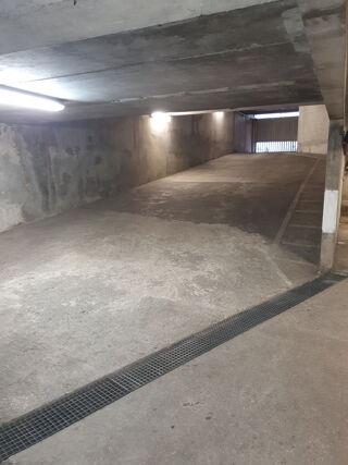  Parking / Garage � louer 12 m�
