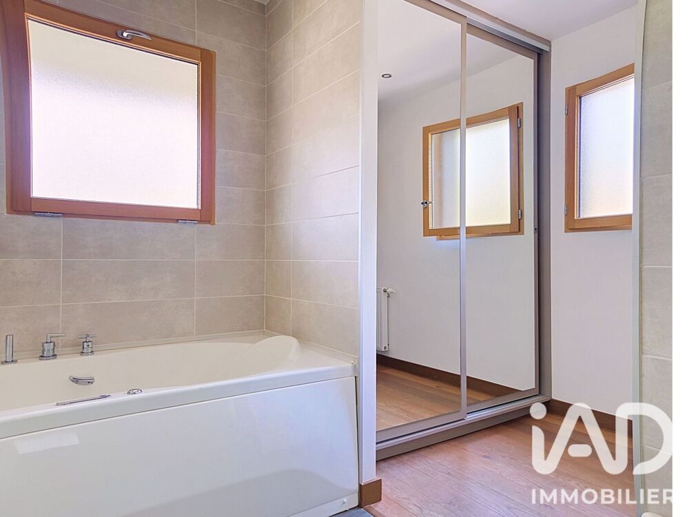 à vendre  Maison Divonne-les-Bains (01220)