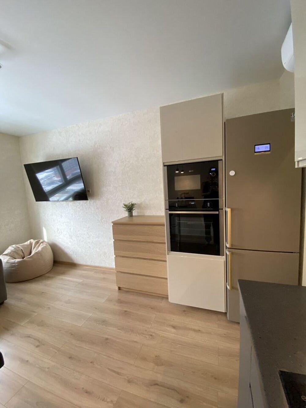 Location Appartement Studio meublé 24m² - paris 17e (rue des dames / metro villiers) Paris 17