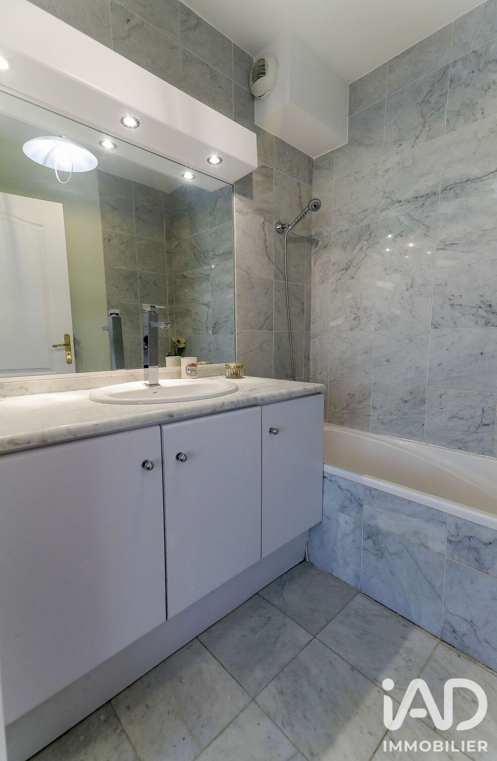 à vendre  Appartement Aix-en-Provence (13100)