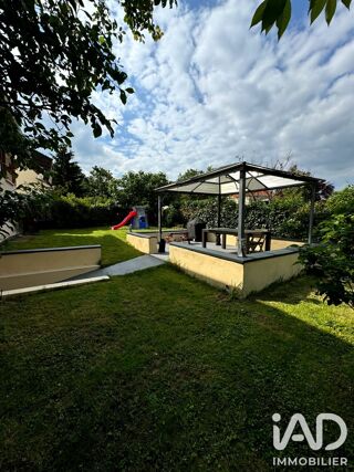  Maison à louer 8 pièces 137 m²