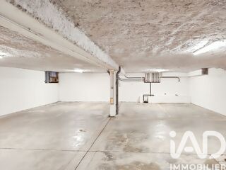  Parking / Garage à vendre 195 m²