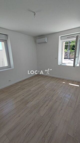  Maison à louer 6 pièces 155 m²