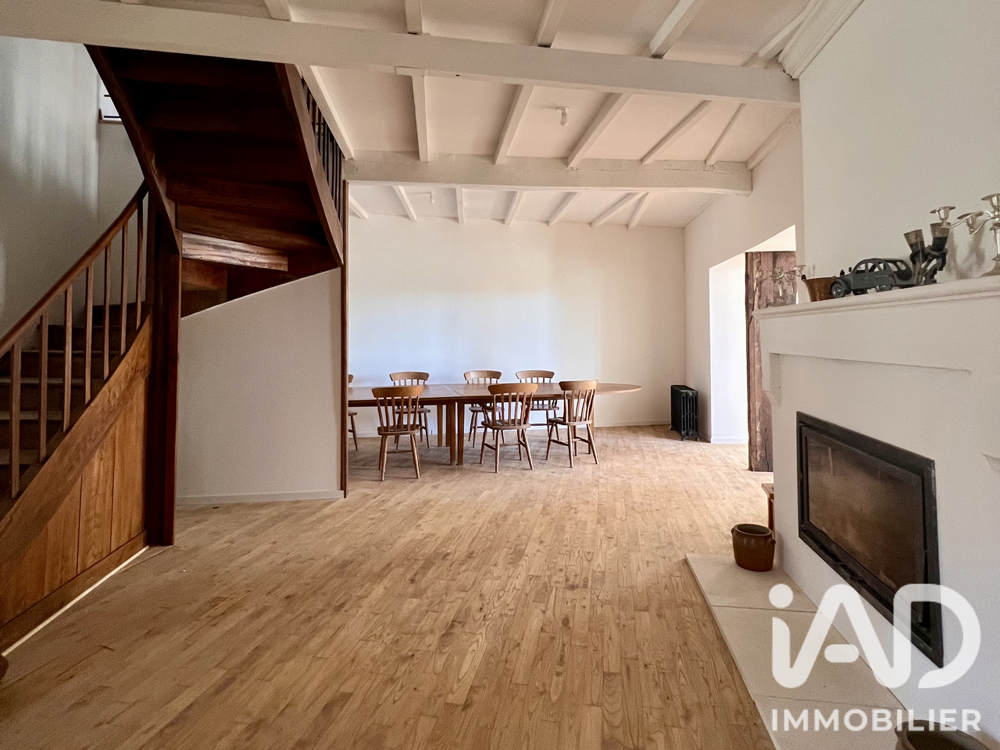 vente Maison - 6 pièce(s) - 332 m² Berneuil (16480)