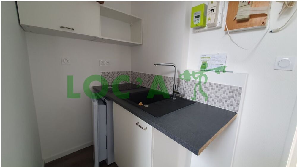En EXCLUSIVITÉ - STUDIO de 11.40 m² entièrement refait à....