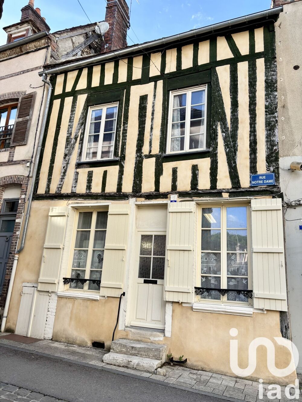 Maison 3 pièces 63 m² · à Saint-Julien-du-Sault · 63 m² · 65 000 €