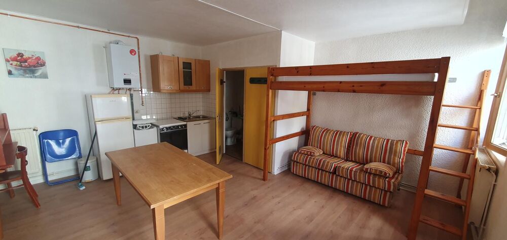 GRENOBLE au 19 Rue Charrel, Appartement Meublé de type T....