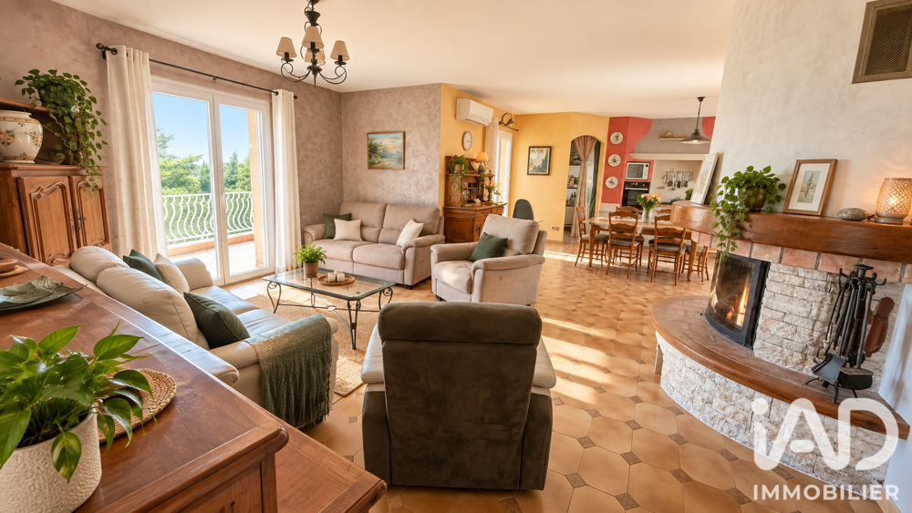 Vente Maison Vente Maison/villa 8 pièces La garde-adhémar