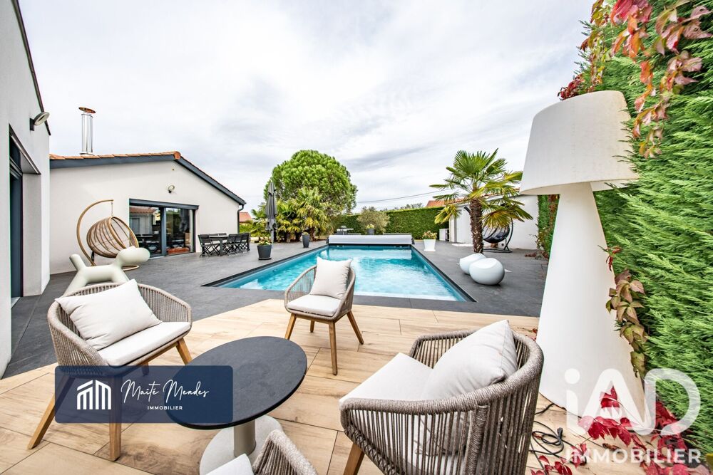 à vendre  Maison Saint-Marcellin-en-Forez (42680)