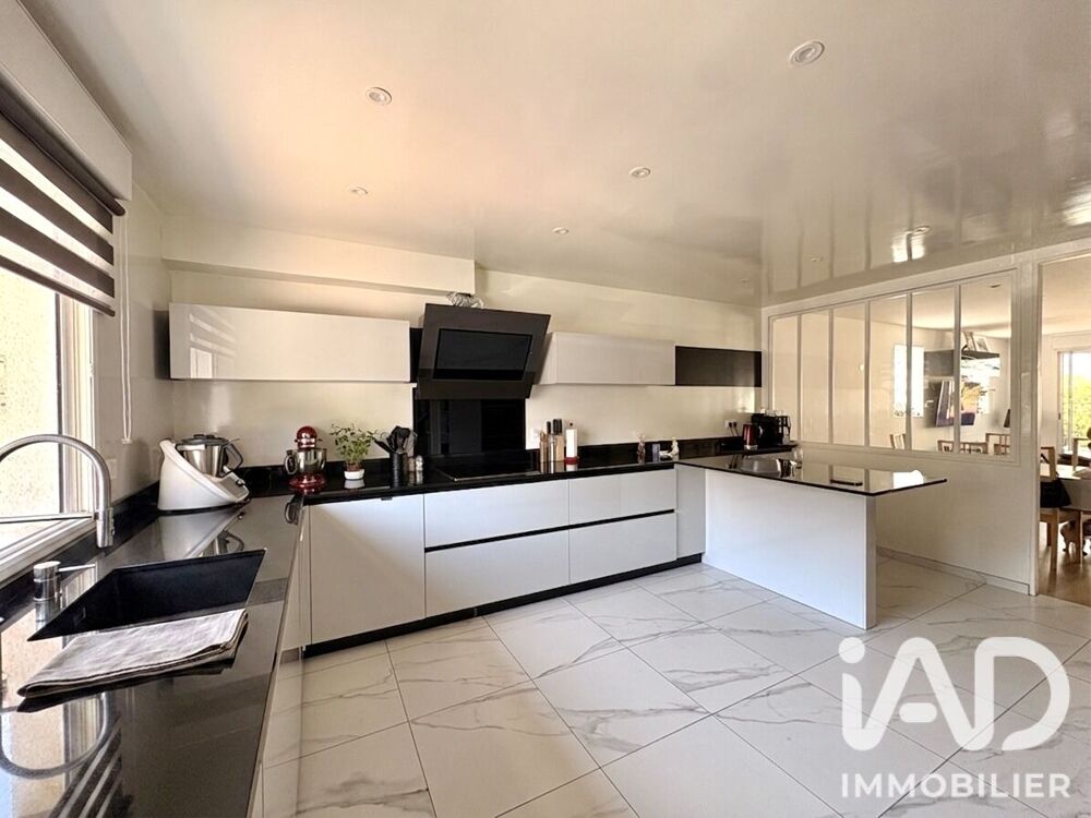 vente Maison - 7 pièce(s) - 178 m² La Ville-du-Bois (91620)